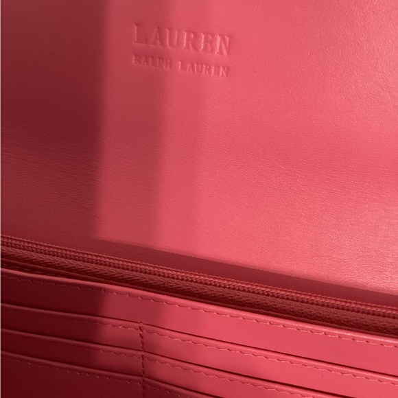Lauren Ralph Lauren NWT Large Pink Embossed Leather Ladies Wallet & Checkbook Cv - Picture 8 of 11